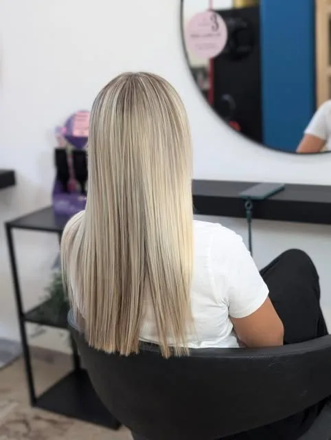 Capelli lunghi biondi lisci